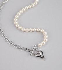 Mixed Feelings Chain Pearl Necklace