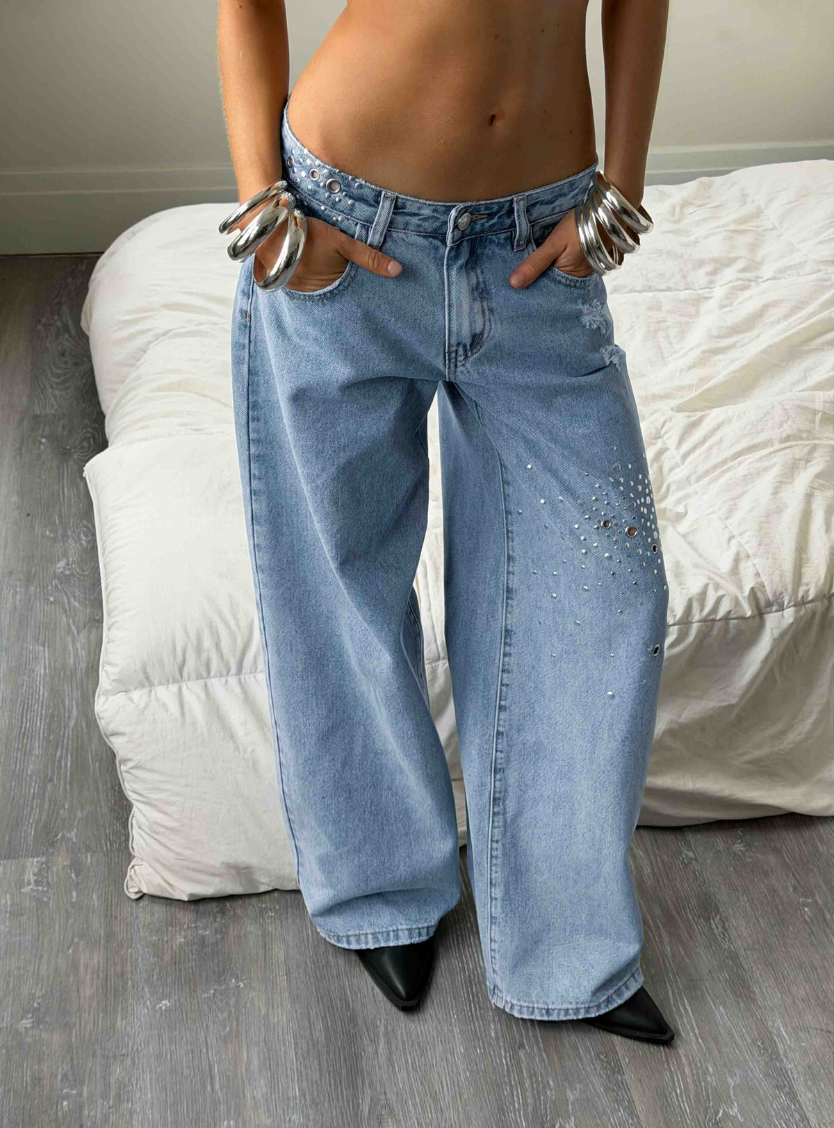 Candi Mid Rise Wide Leg Studded Jeans Light Blue Wash