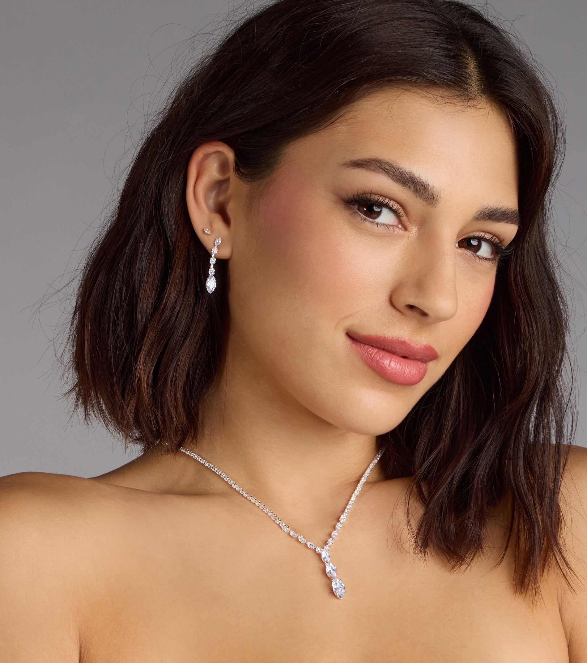 Instant Glam Rhinestone Necklace And Earrings Set