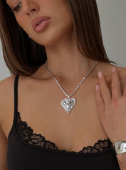 Fascinated Heart Pendant Necklace Silver