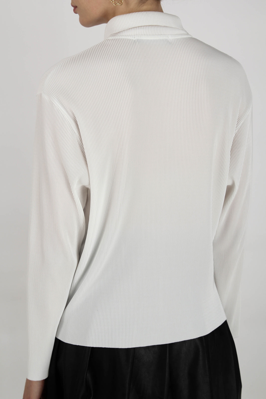 White micro pleated long sleeved shirt