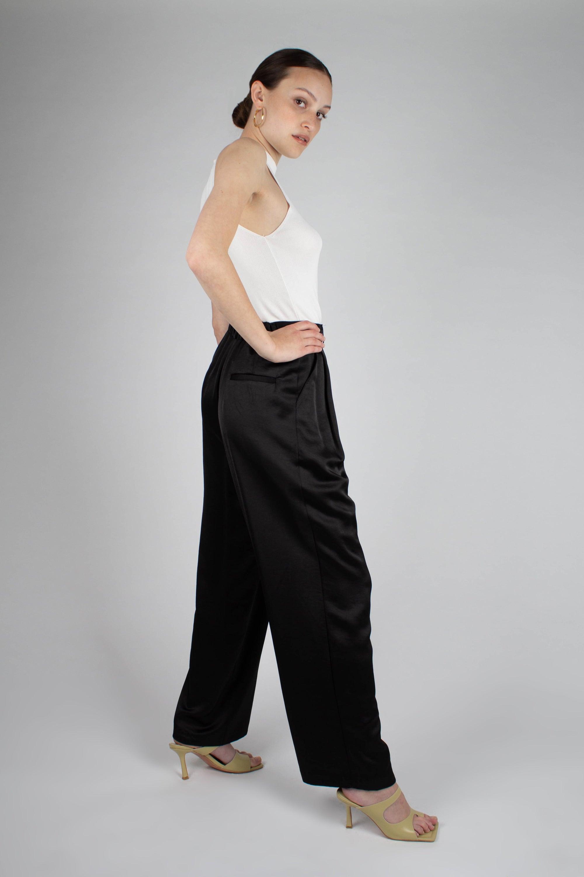 White mock neck sleeveless tank