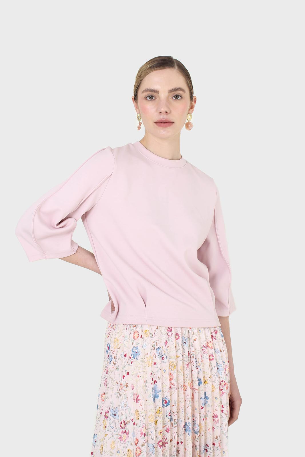 Pale pink sharp seamed 3/4 sleeve top