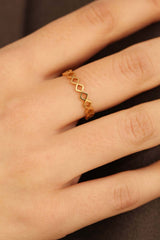 Gold zig zag diamonds ring