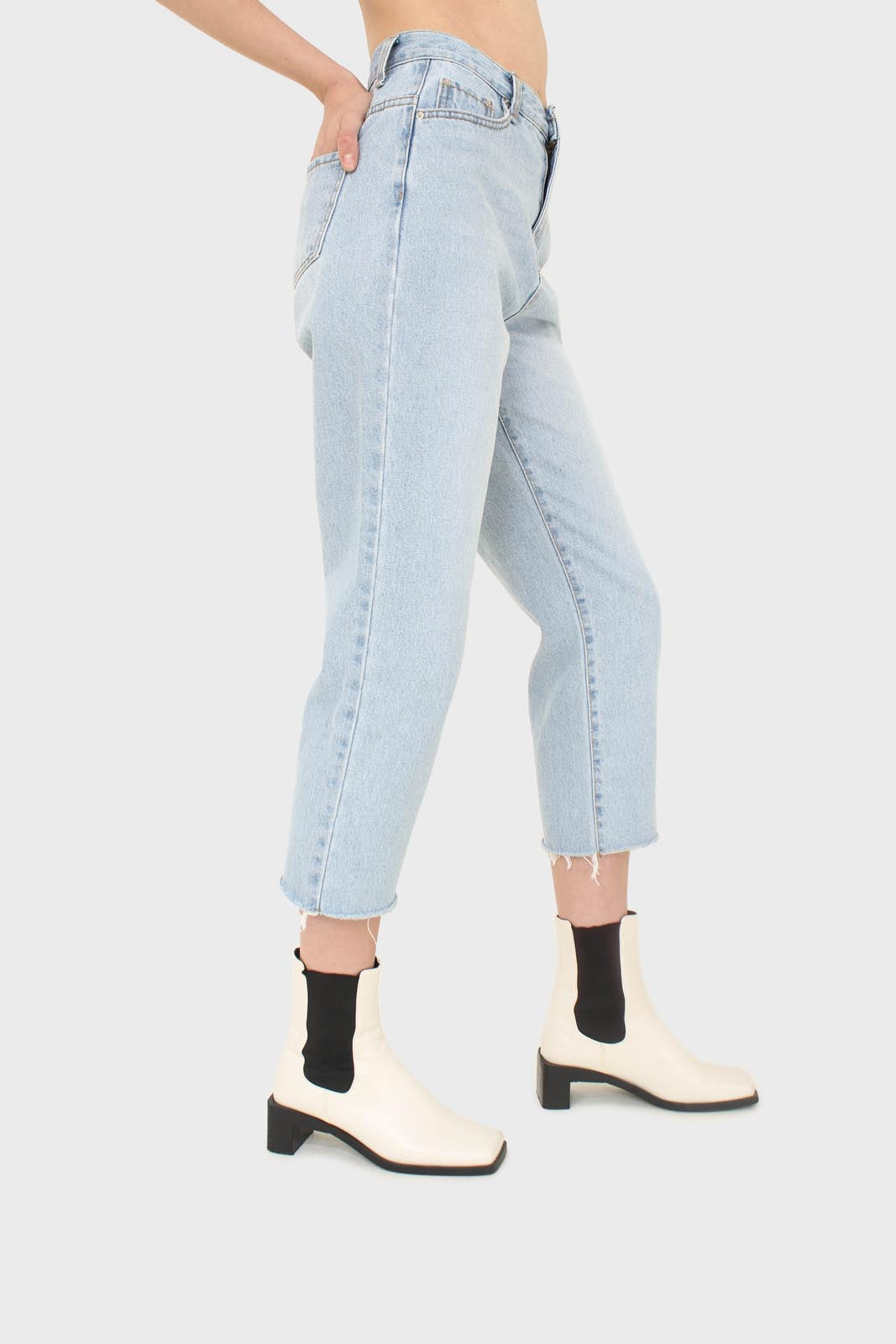 Light blue slit boyfriend jeans - 770