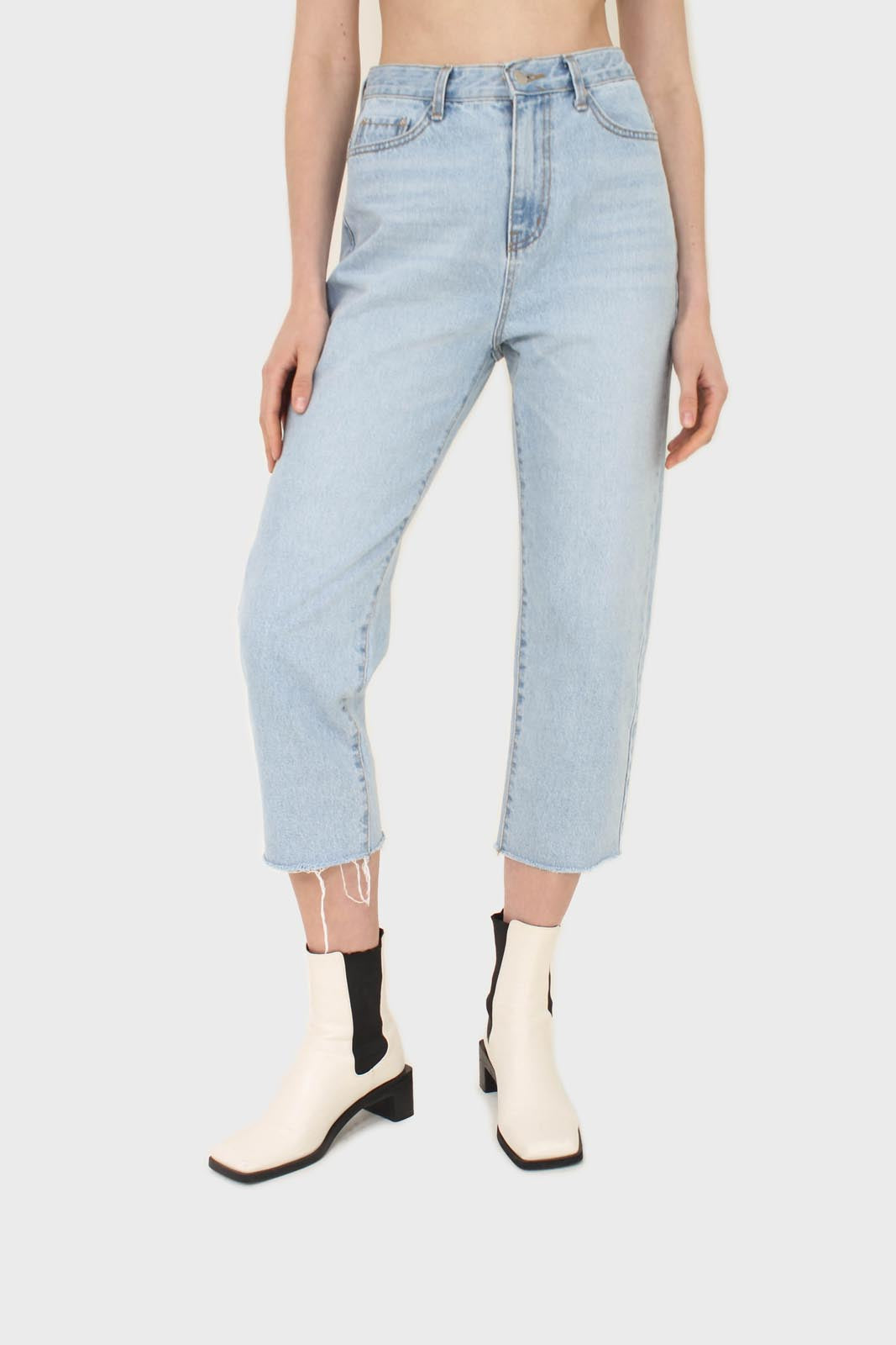 Light blue slit boyfriend jeans - 770