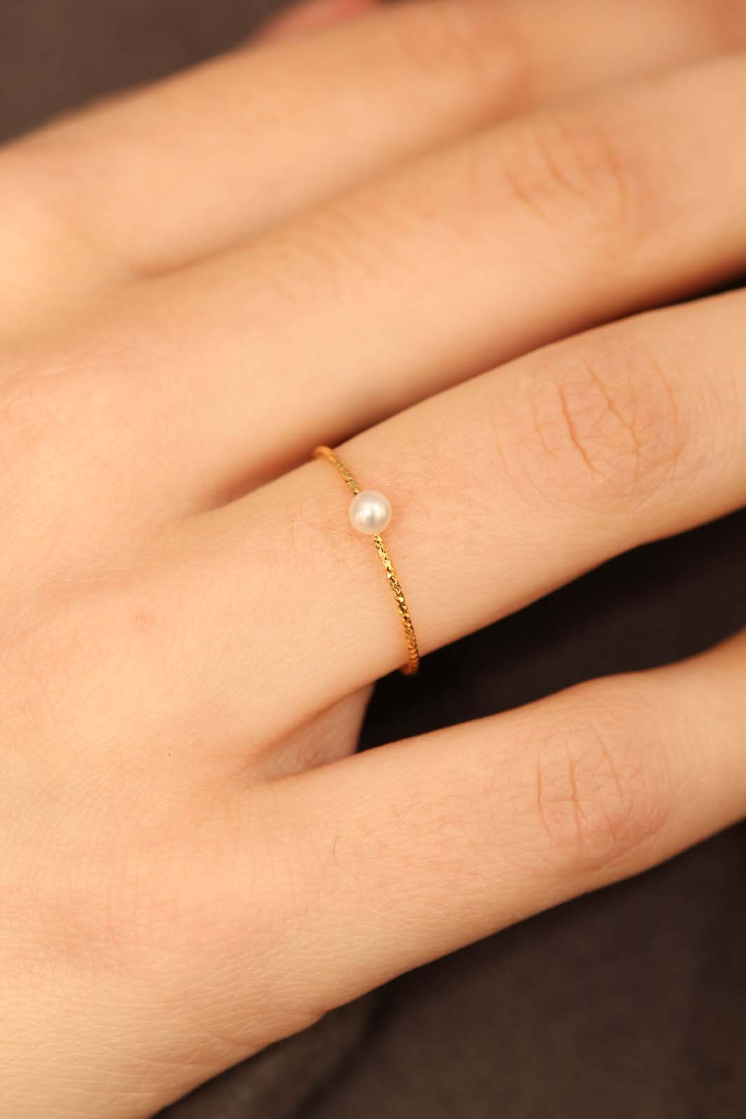 Gold pearl birthstone ring / Jun