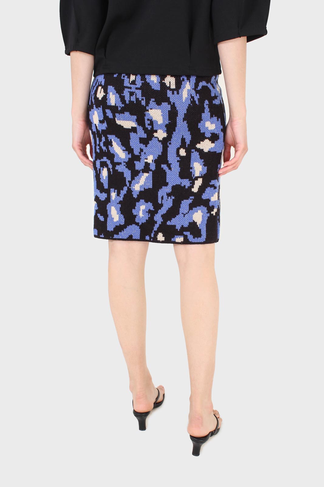 Blue and ivory leopard jacquard knit skirt