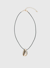 Prominent Pendant Necklace Gold