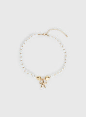 Splashy Star Pendant Necklace Gold