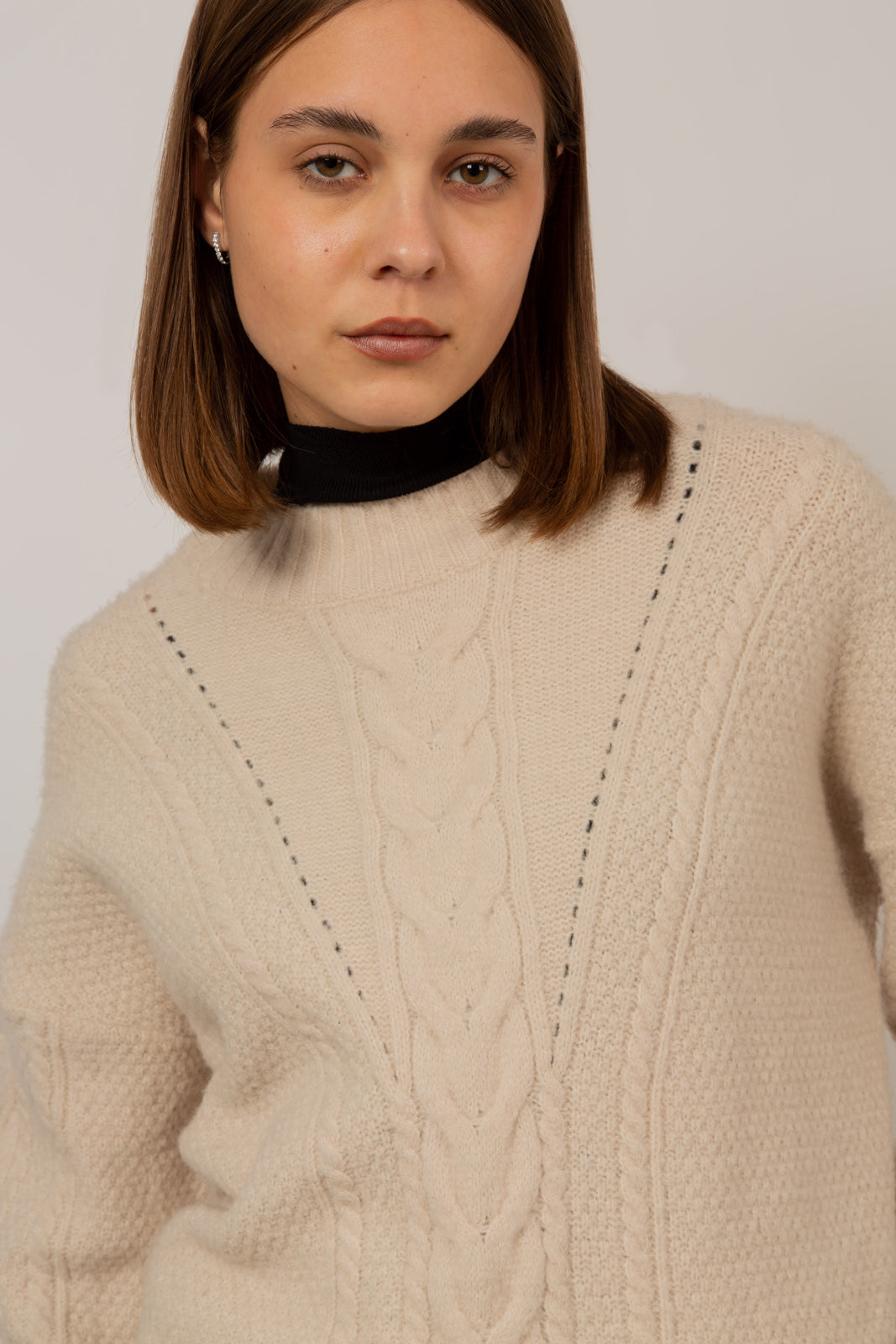 Beige V cable loose fit jumper