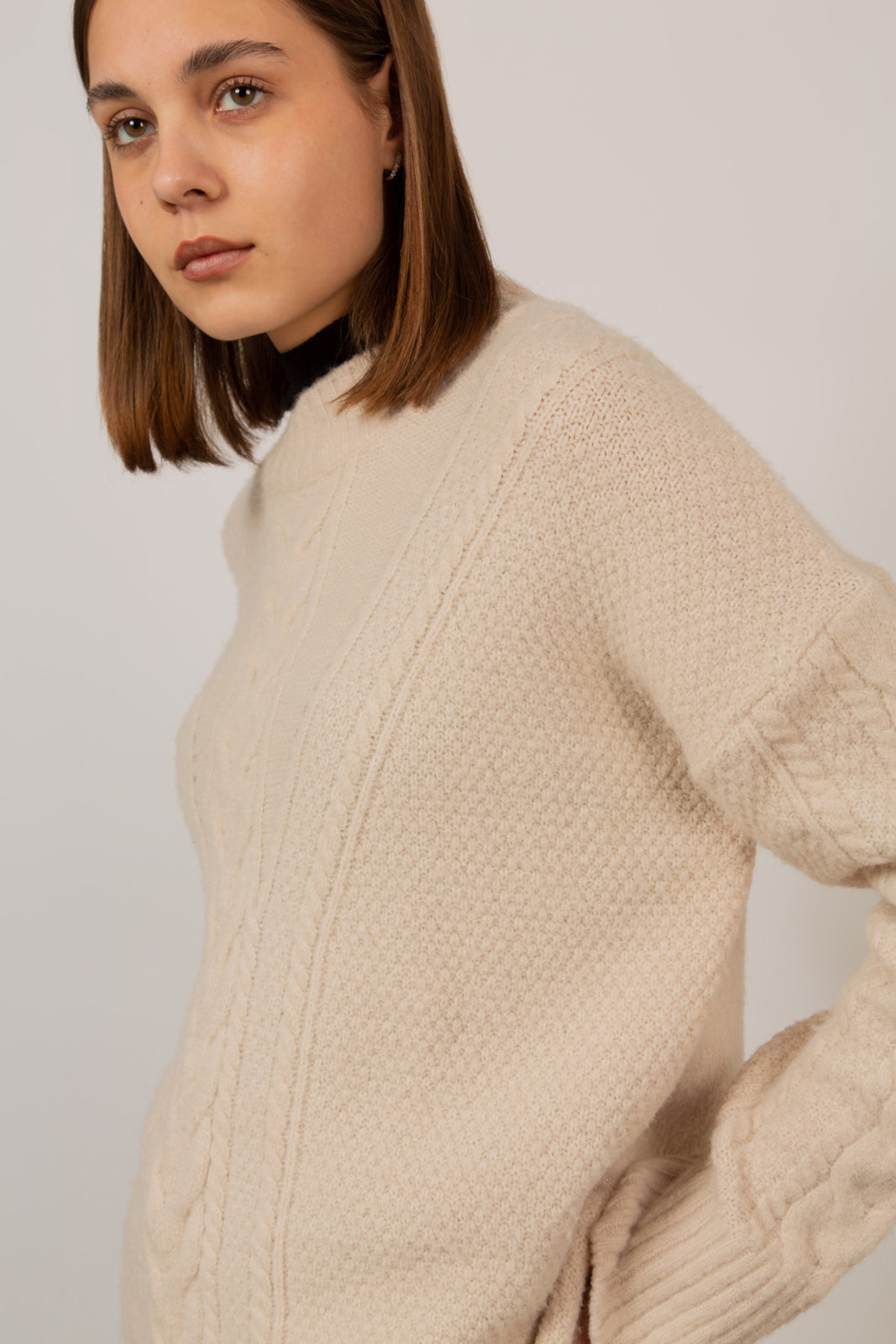 Beige V cable loose fit jumper