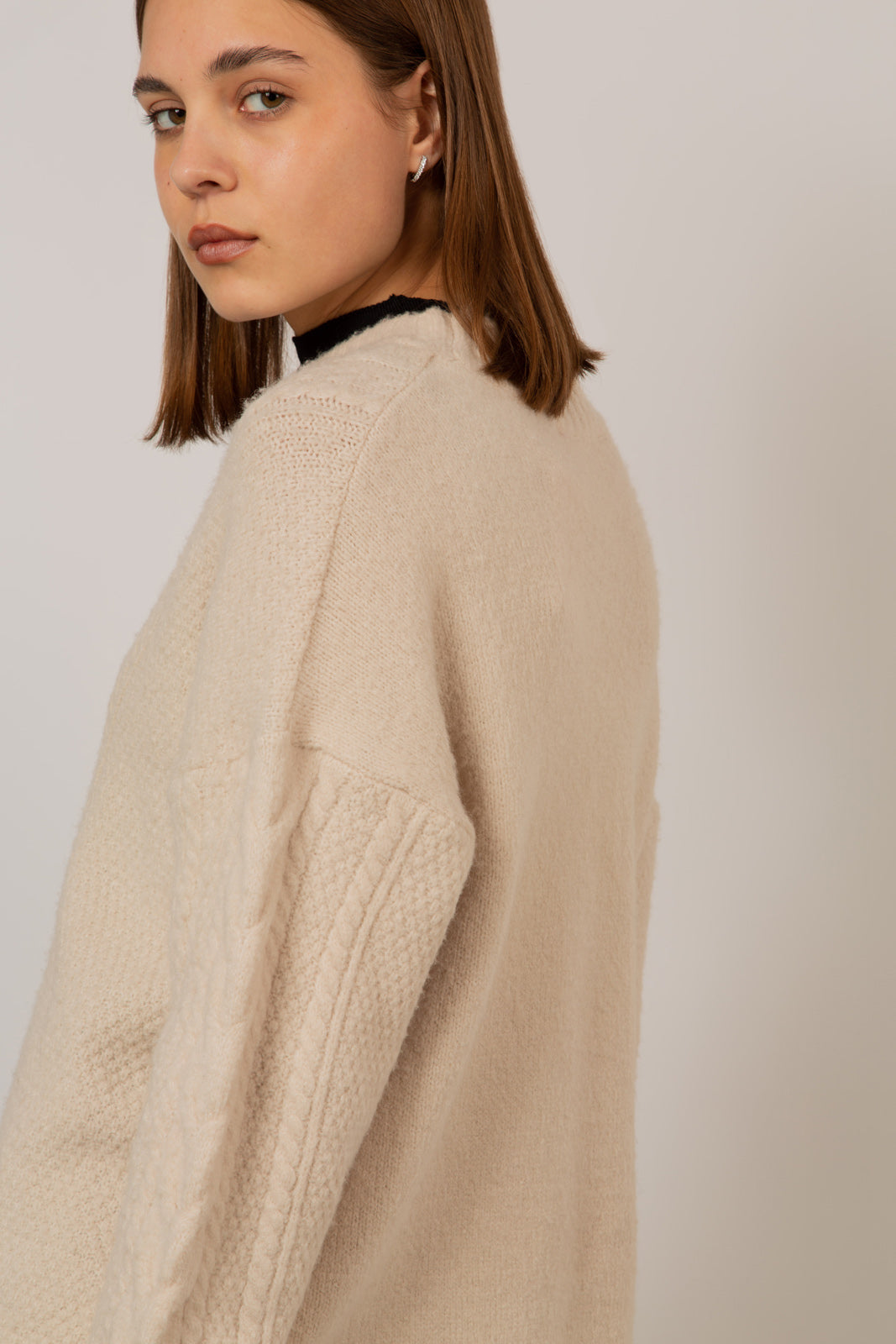 Beige V cable loose fit jumper