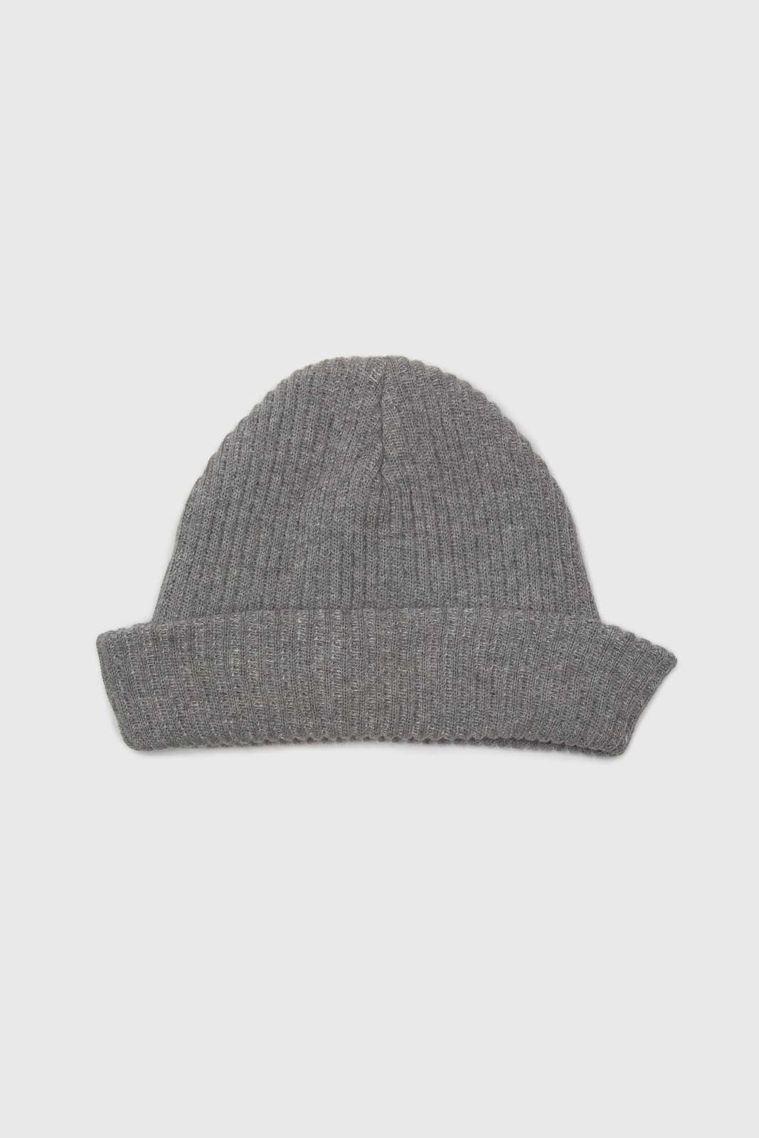 Pale grey ribbed beanie hat