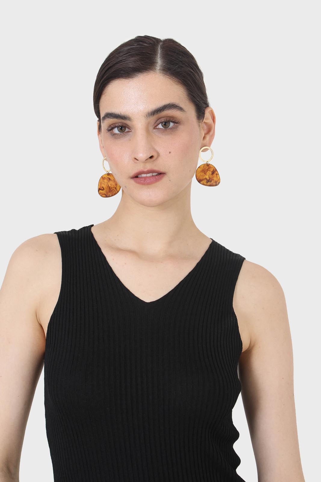Black ribbed double V-neck knit tank