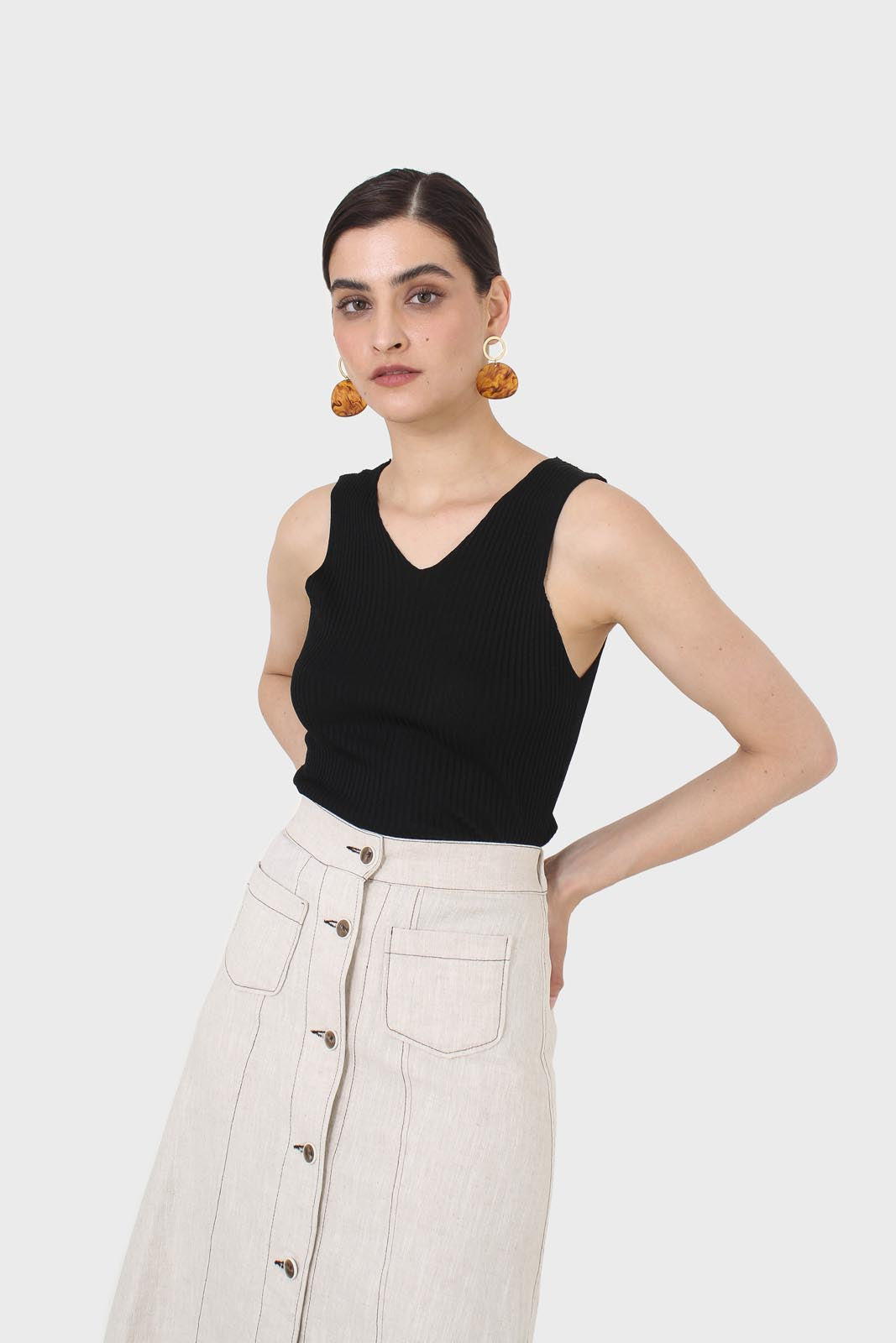 Black ribbed double V-neck knit tank