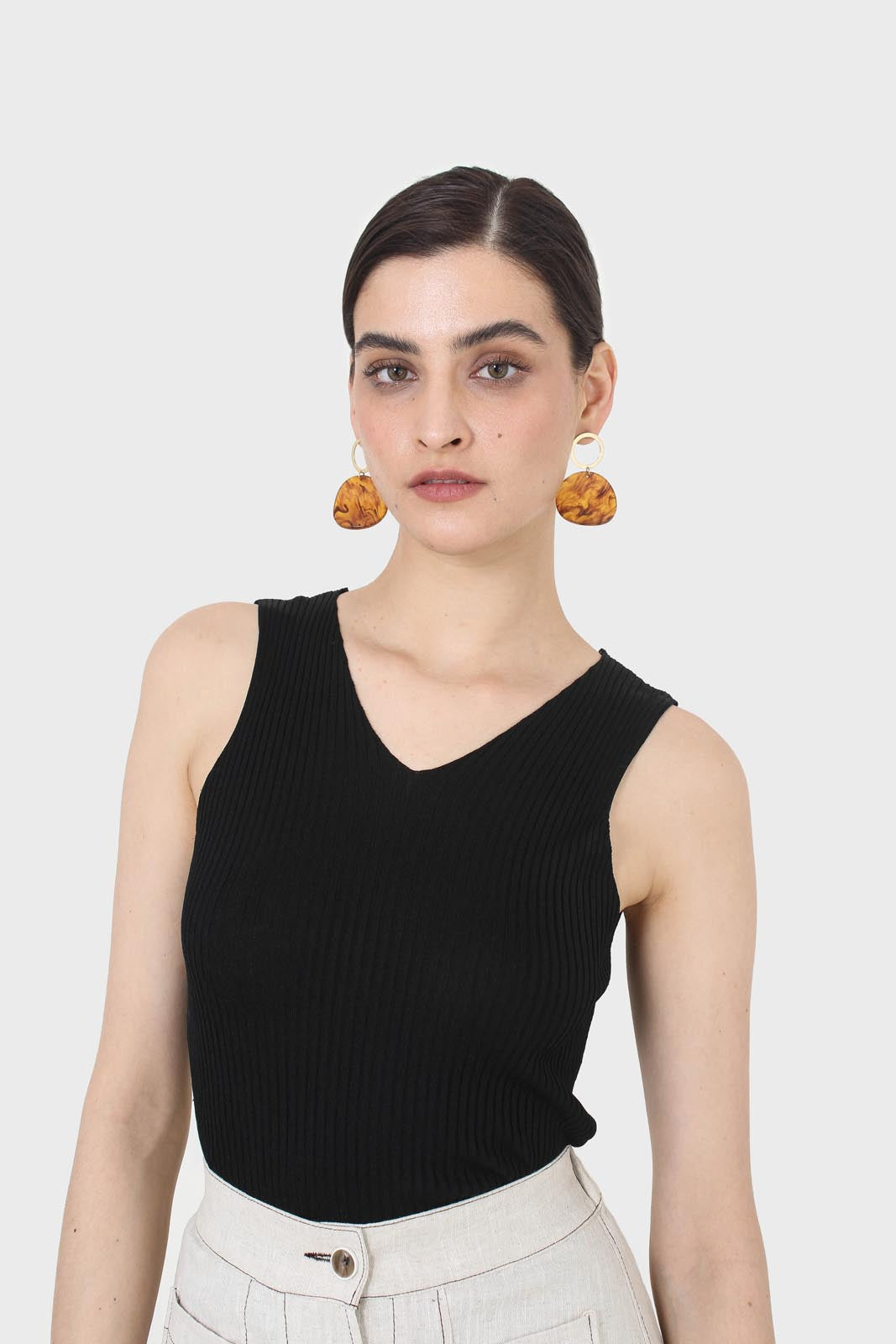 Black ribbed double V-neck knit tank