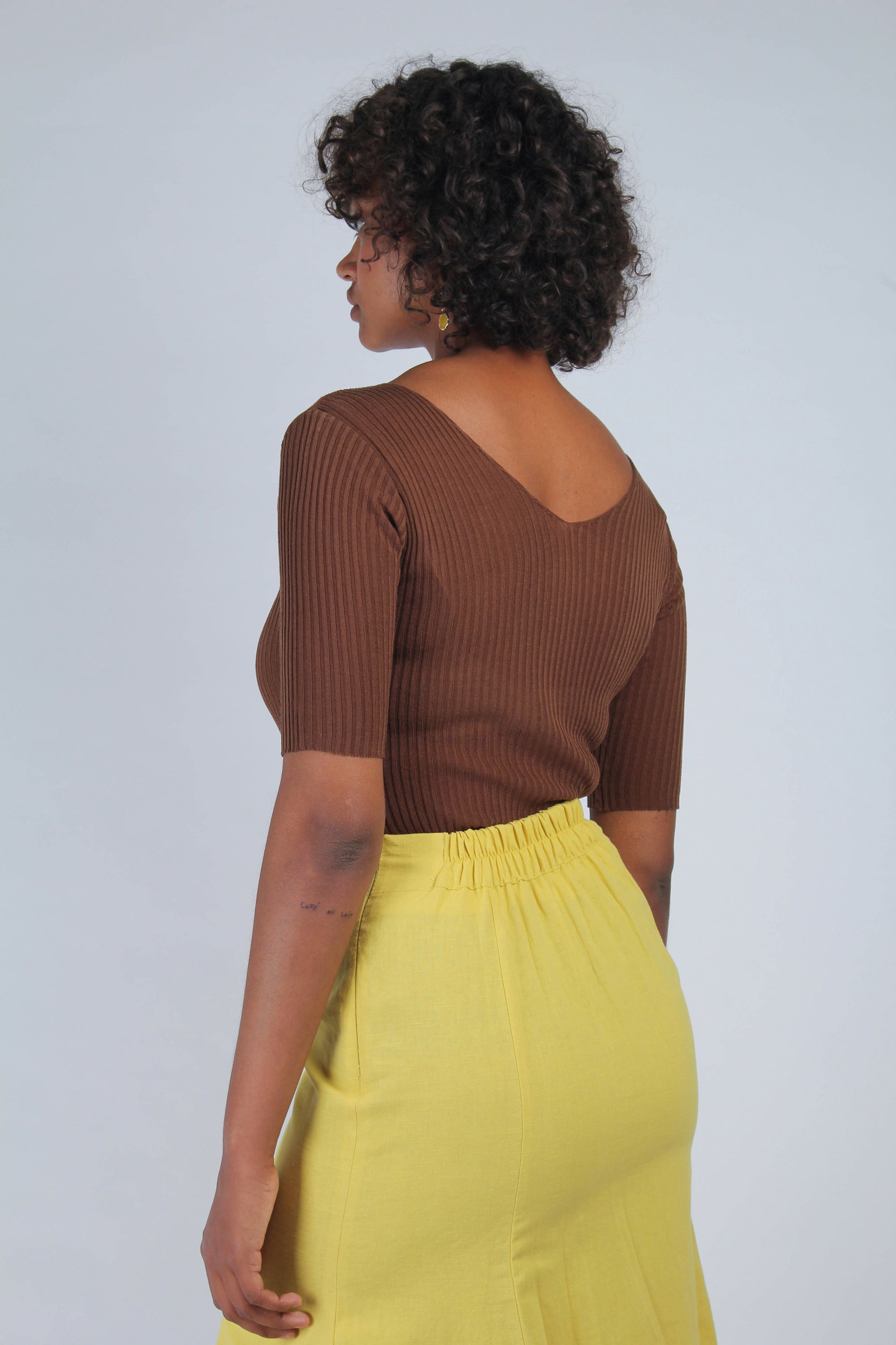Brown double V-neck ribbed knit tee