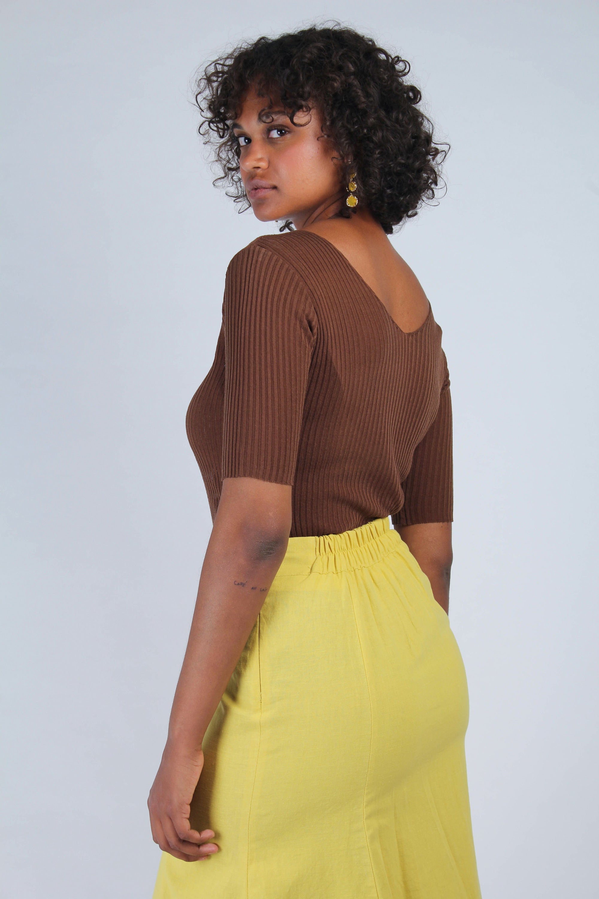 Brown double V-neck ribbed knit tee