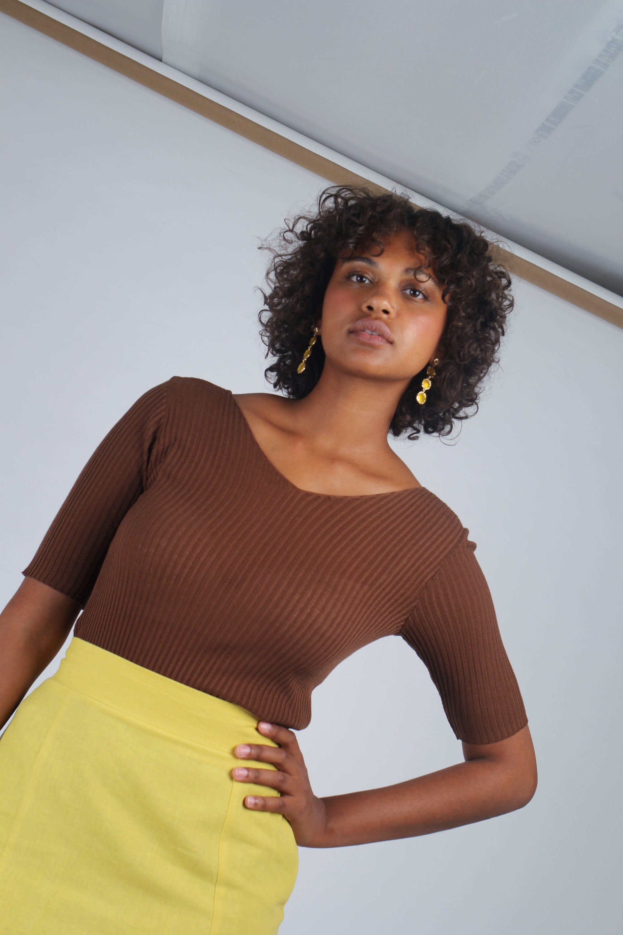 Brown double V-neck ribbed knit tee