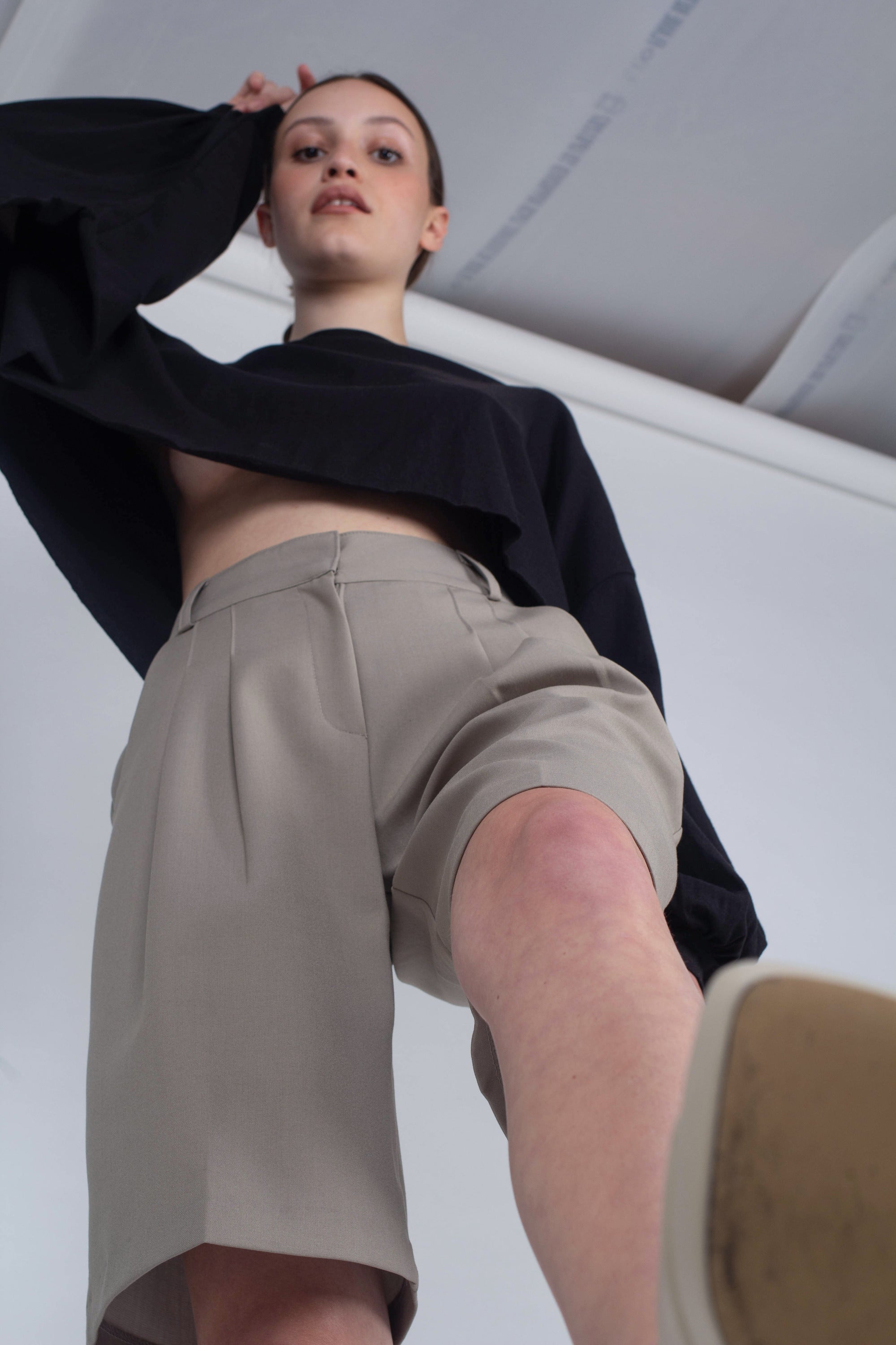 Pale khaki tucked suit shorts
