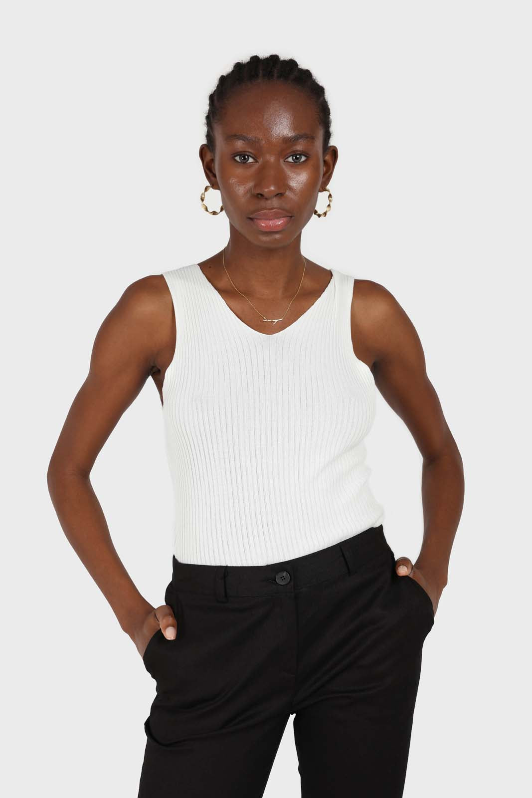 Black side pocket fitted shorts