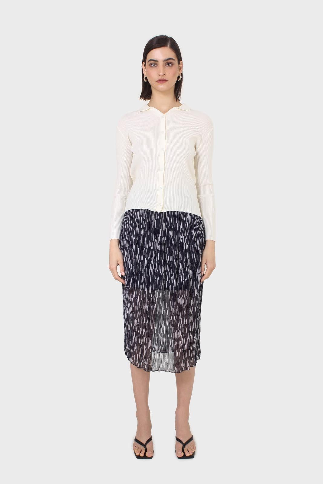 Navy and white print pleated skirt