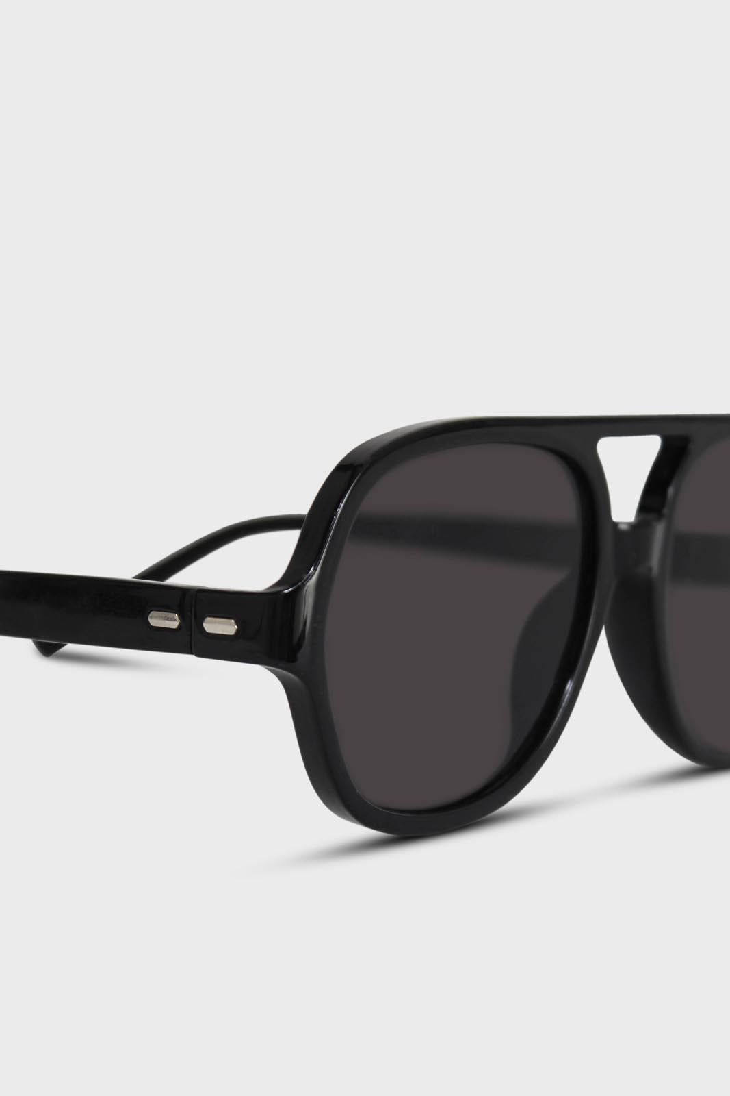 Black oversized aviator sunglasses