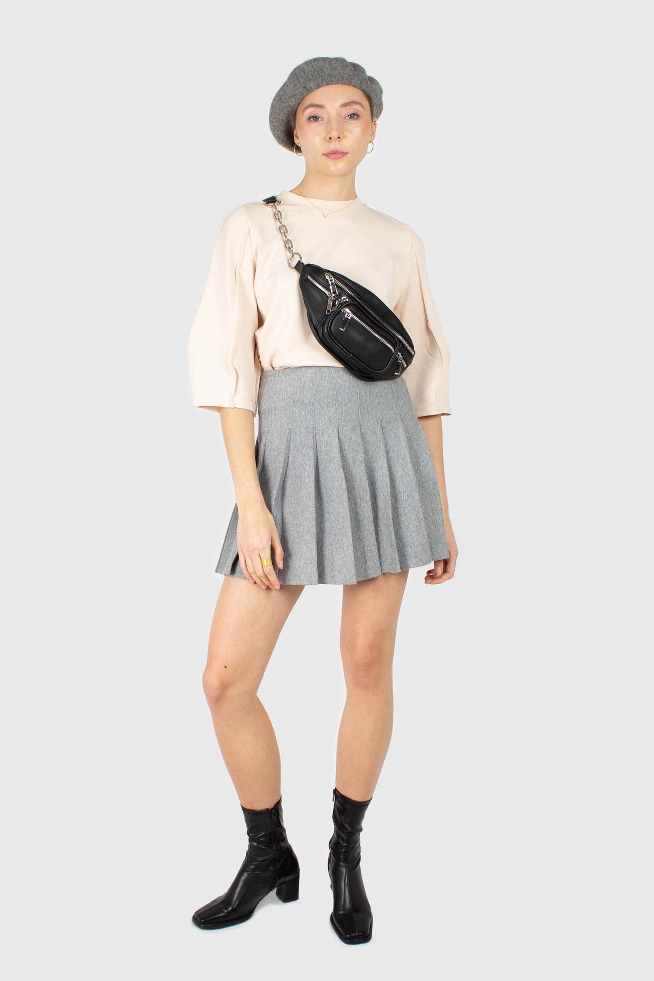 Beige sharp seamed 3/4 sleeve top