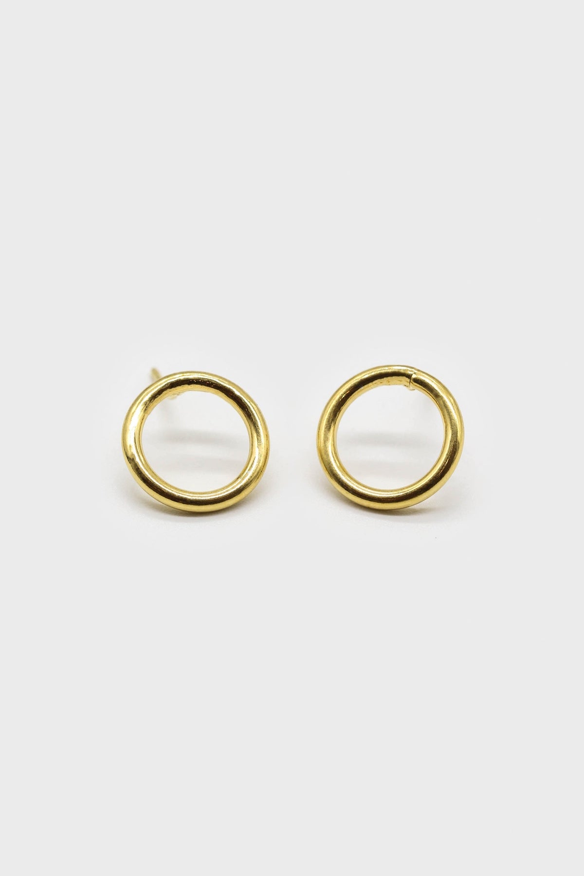Gold hollow circle stud earrings