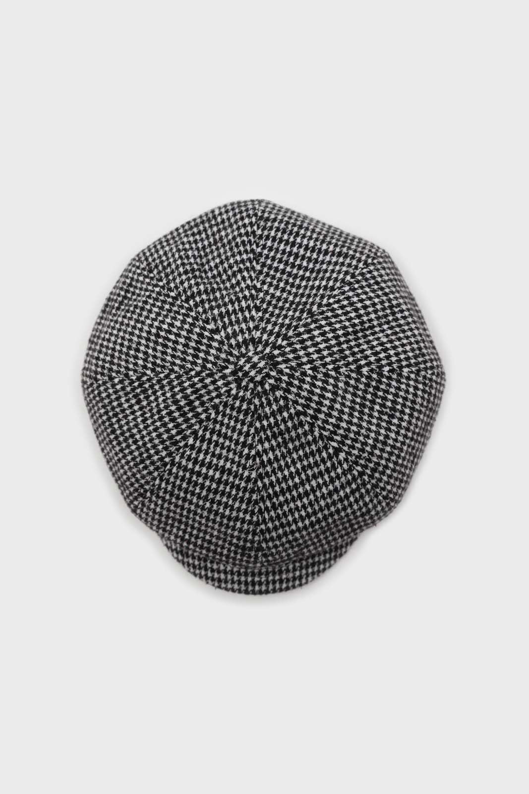 Black and white houndstooth baker boy hat