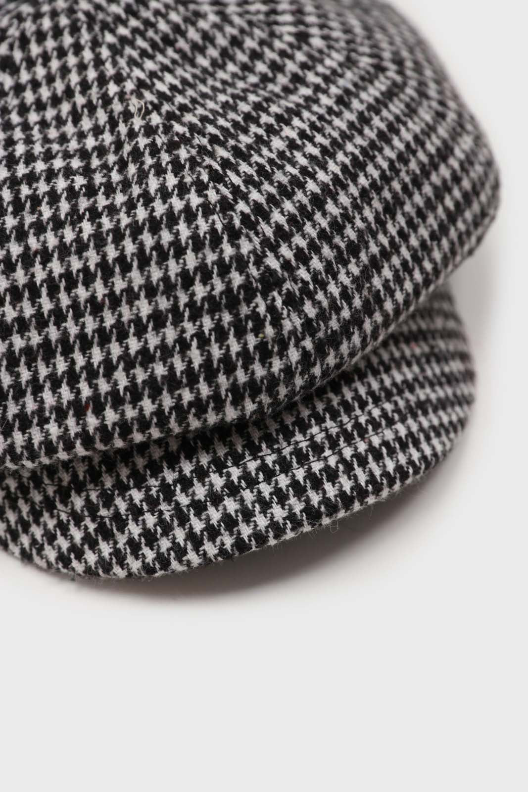 Black and white houndstooth baker boy hat