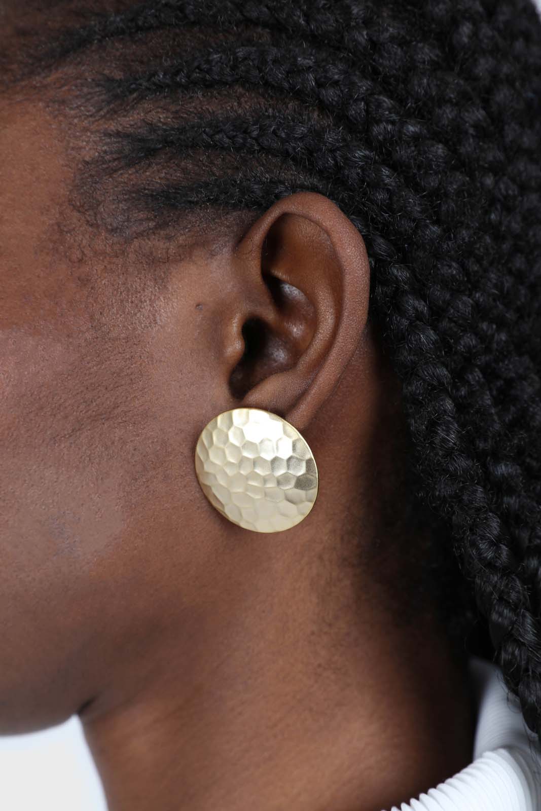 Gold hammered circle earrings
