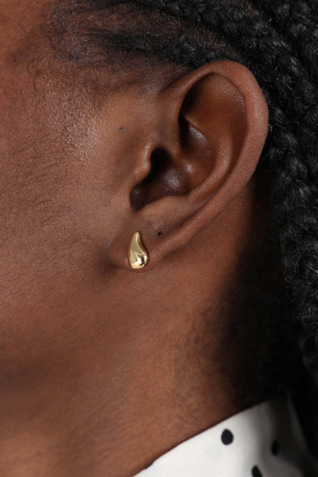 Gold water drop earrings