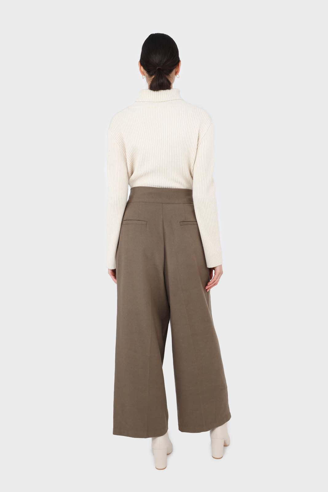 Ivory ribbed cashmere-wool turtleneck jumper