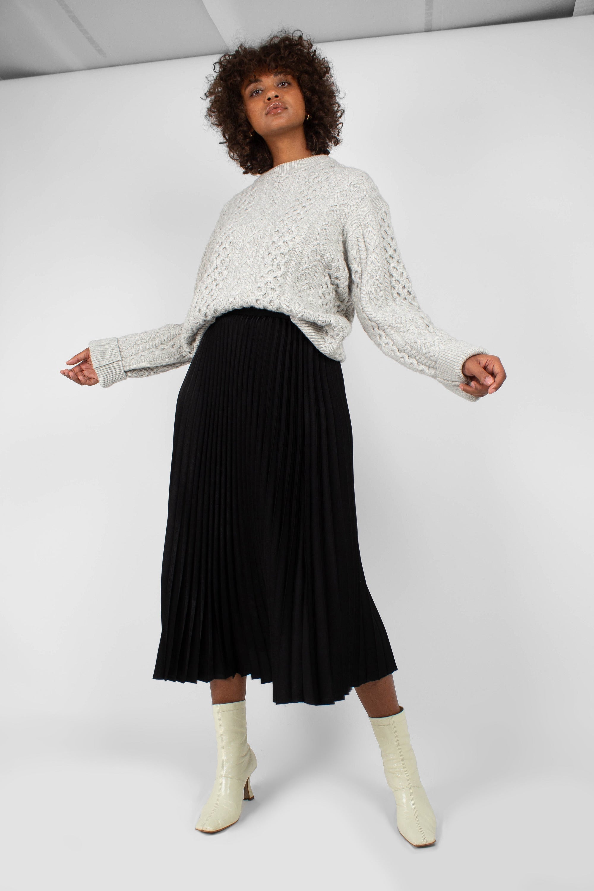 Grey thick wool cableknit jumper