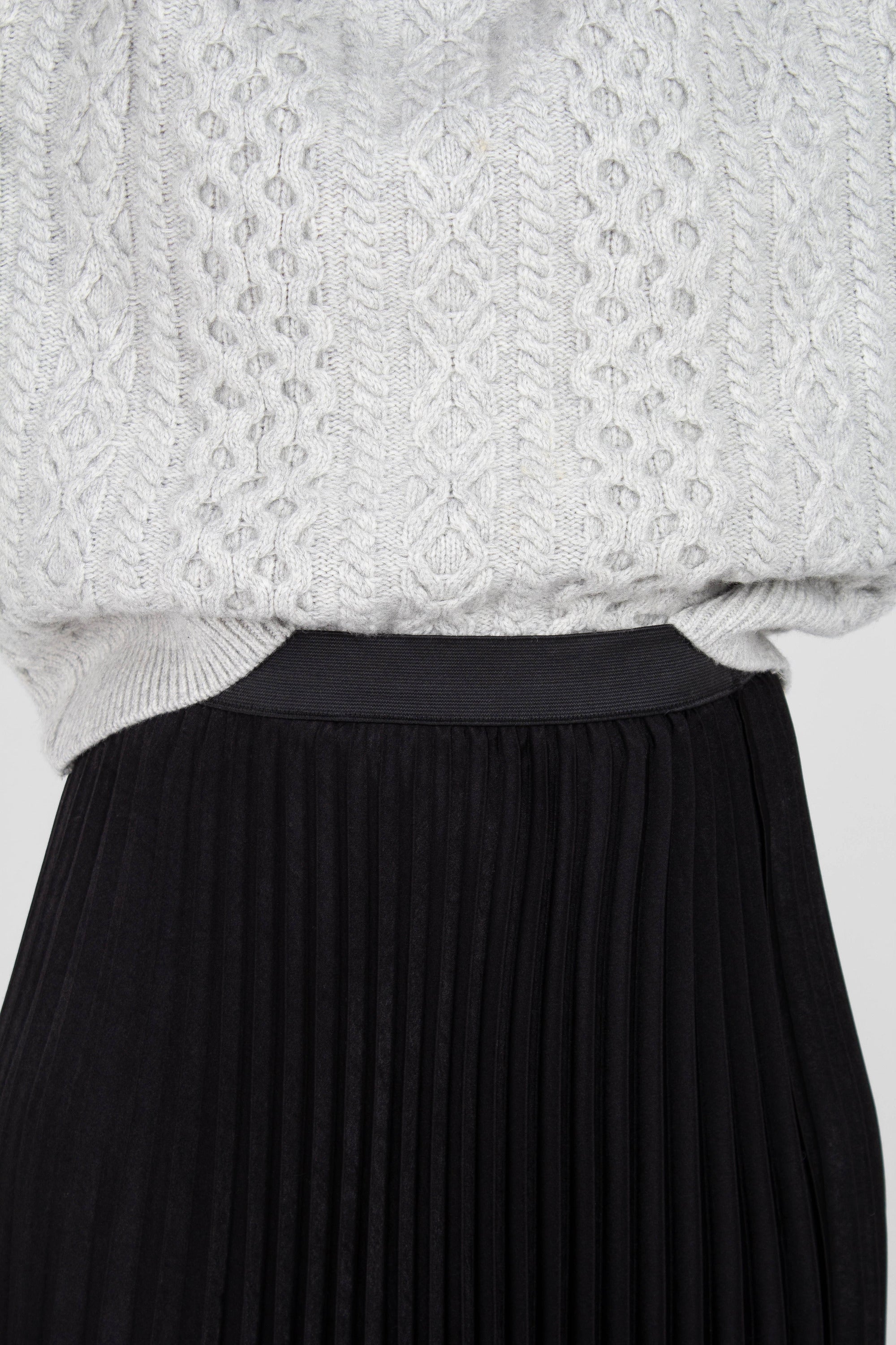 Grey thick wool cableknit jumper