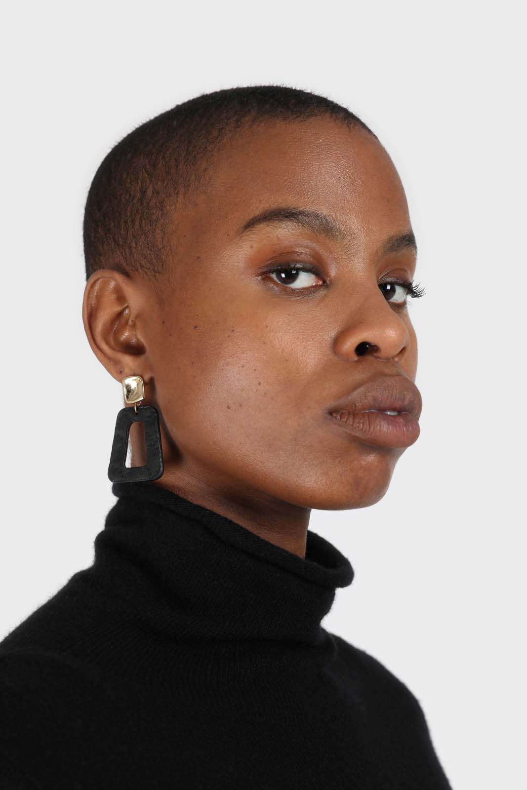 Black cashmere-wool blend light weight turtleneck