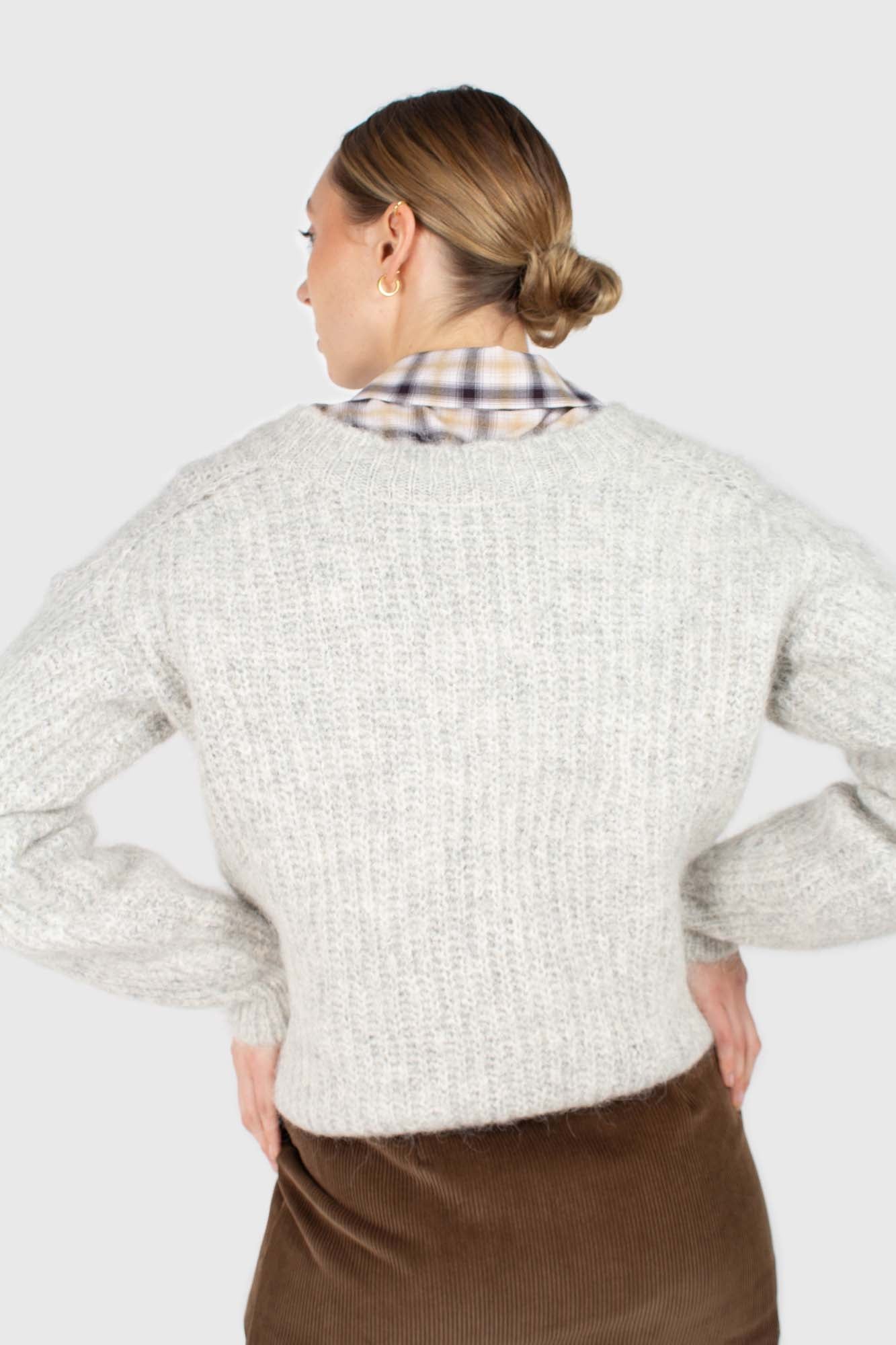 Ice grey hairy alpaca V-neck ribbed jumper