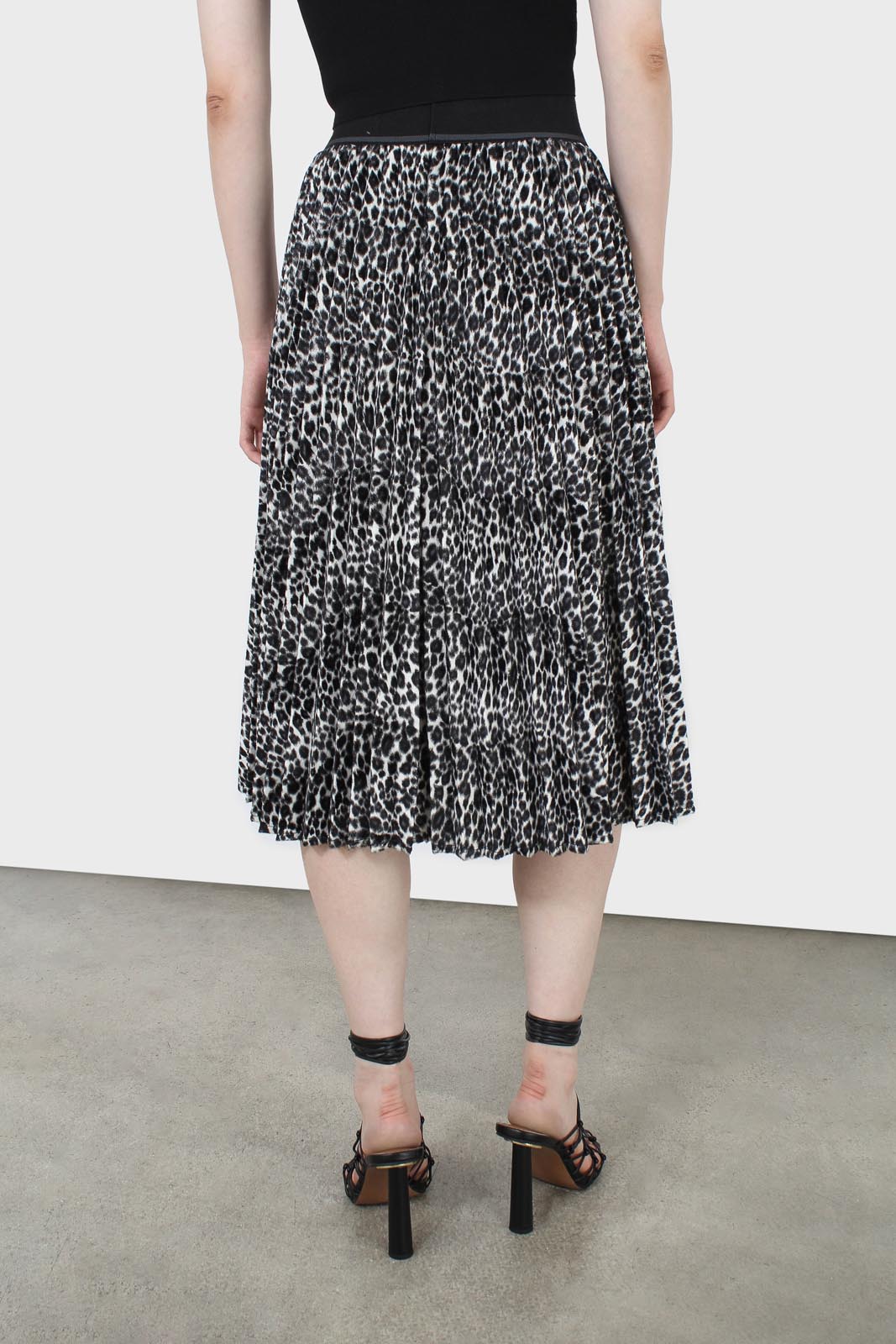Ivory and black leopard velvet pleated skirt