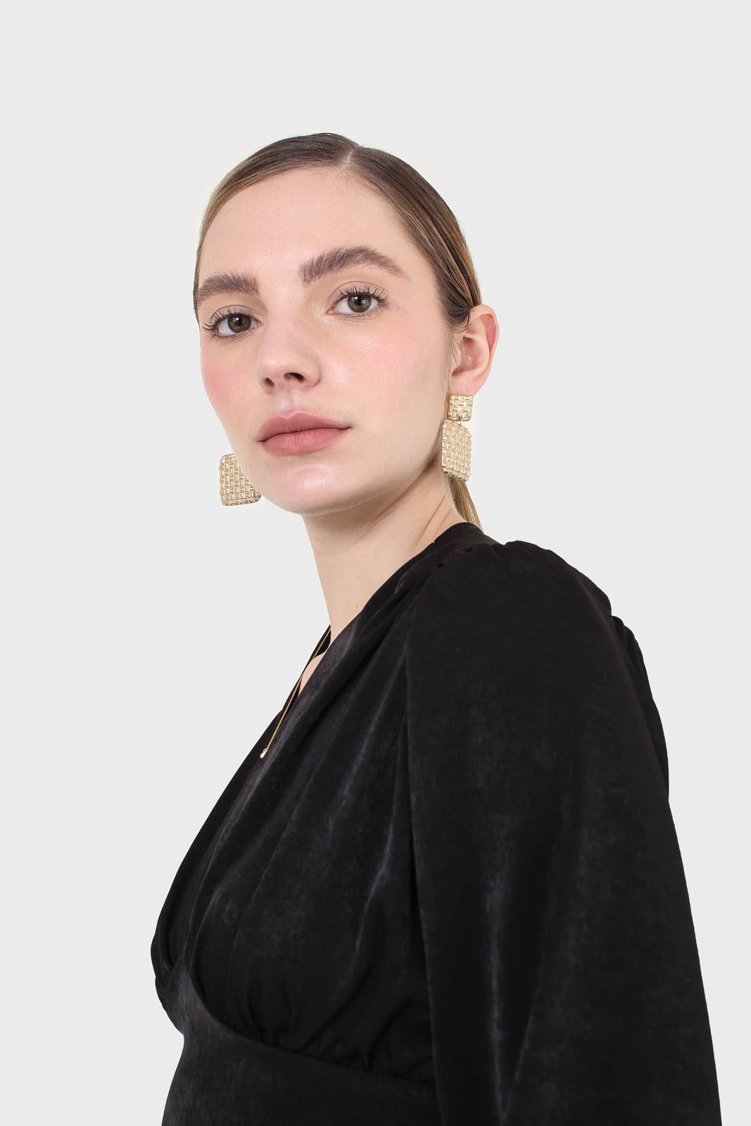 Black deep V tie back cropped long sleeve blouse
