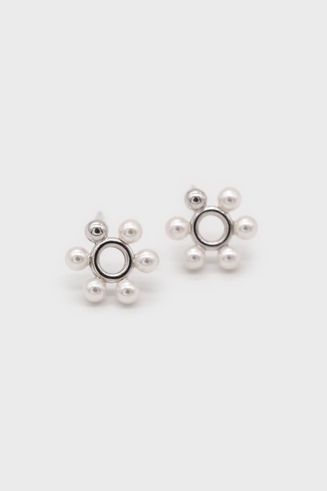 Silver pearl flower earrings
