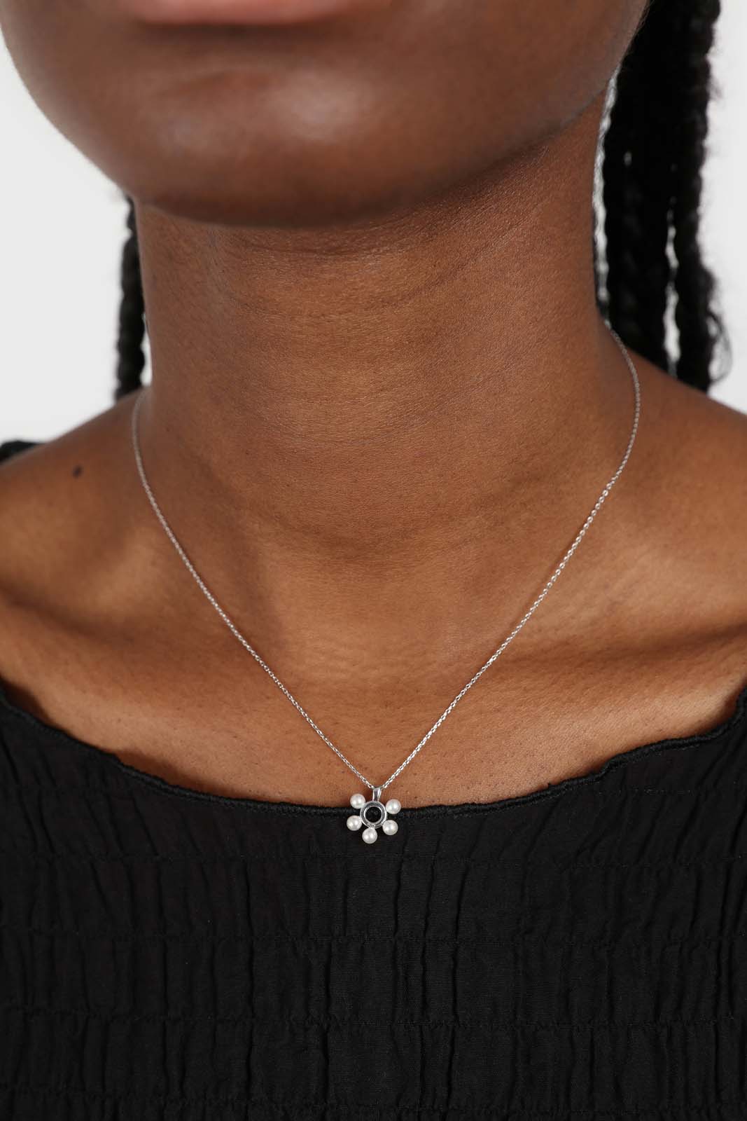 Charm necklace - Silver pearl flower
