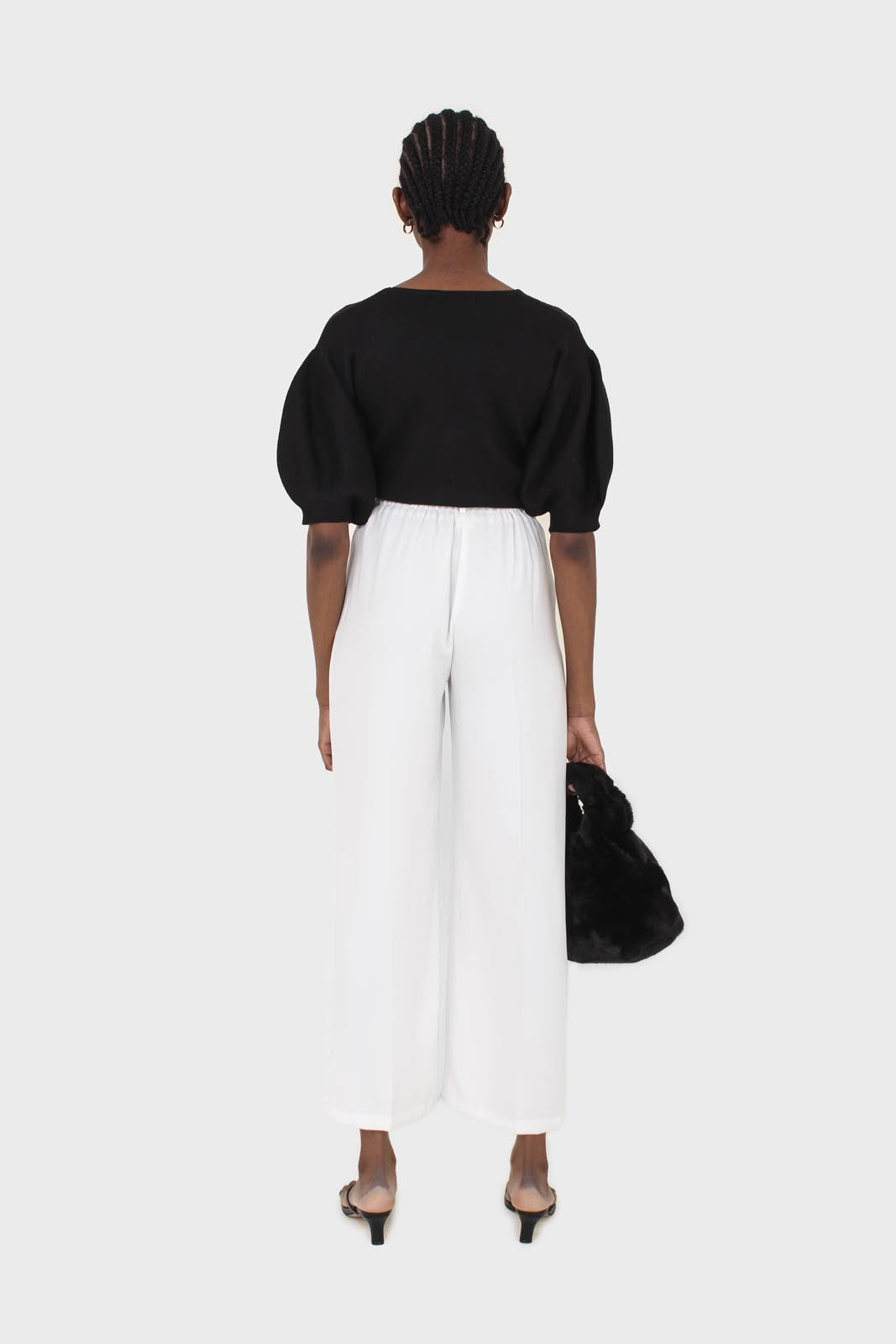 Black short balloon sleeved jumper