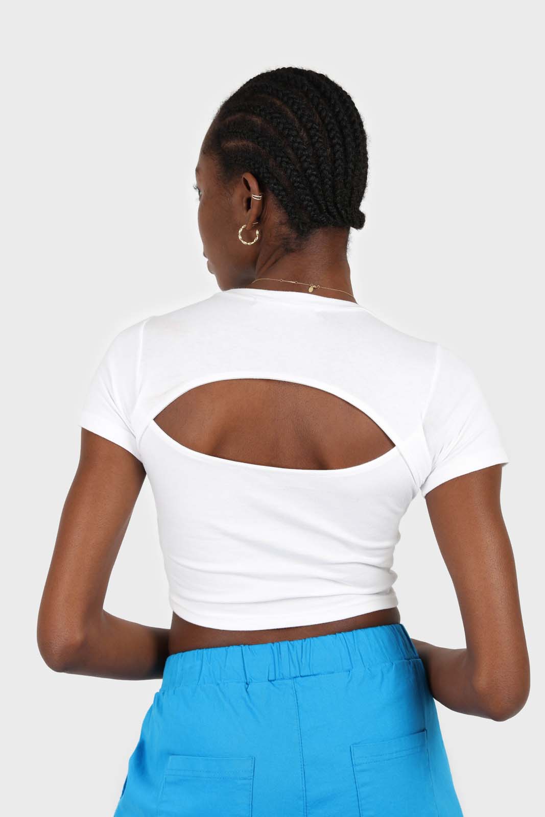 White peek back short sleeve tee