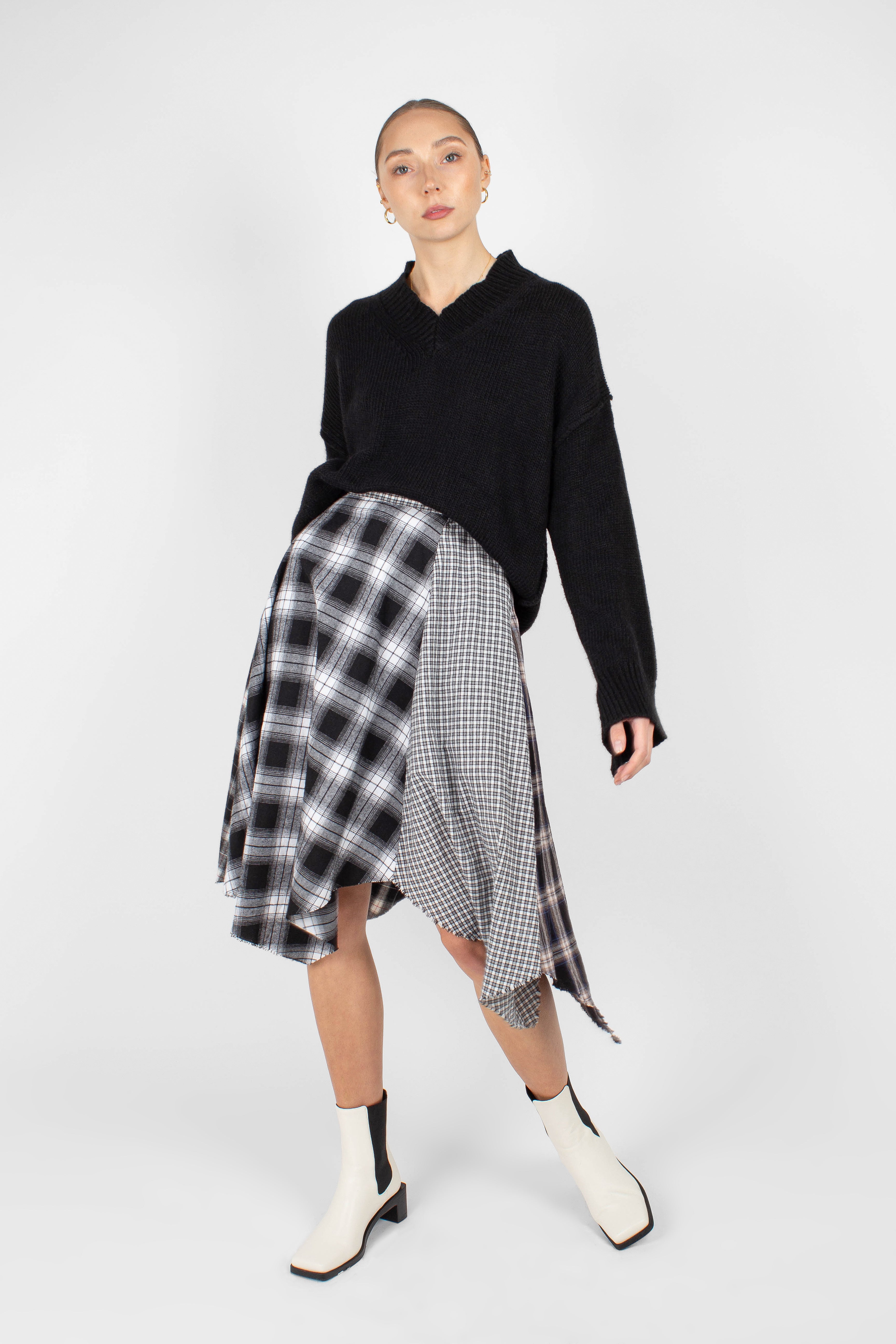 Black V-neck loose fit angora jumper