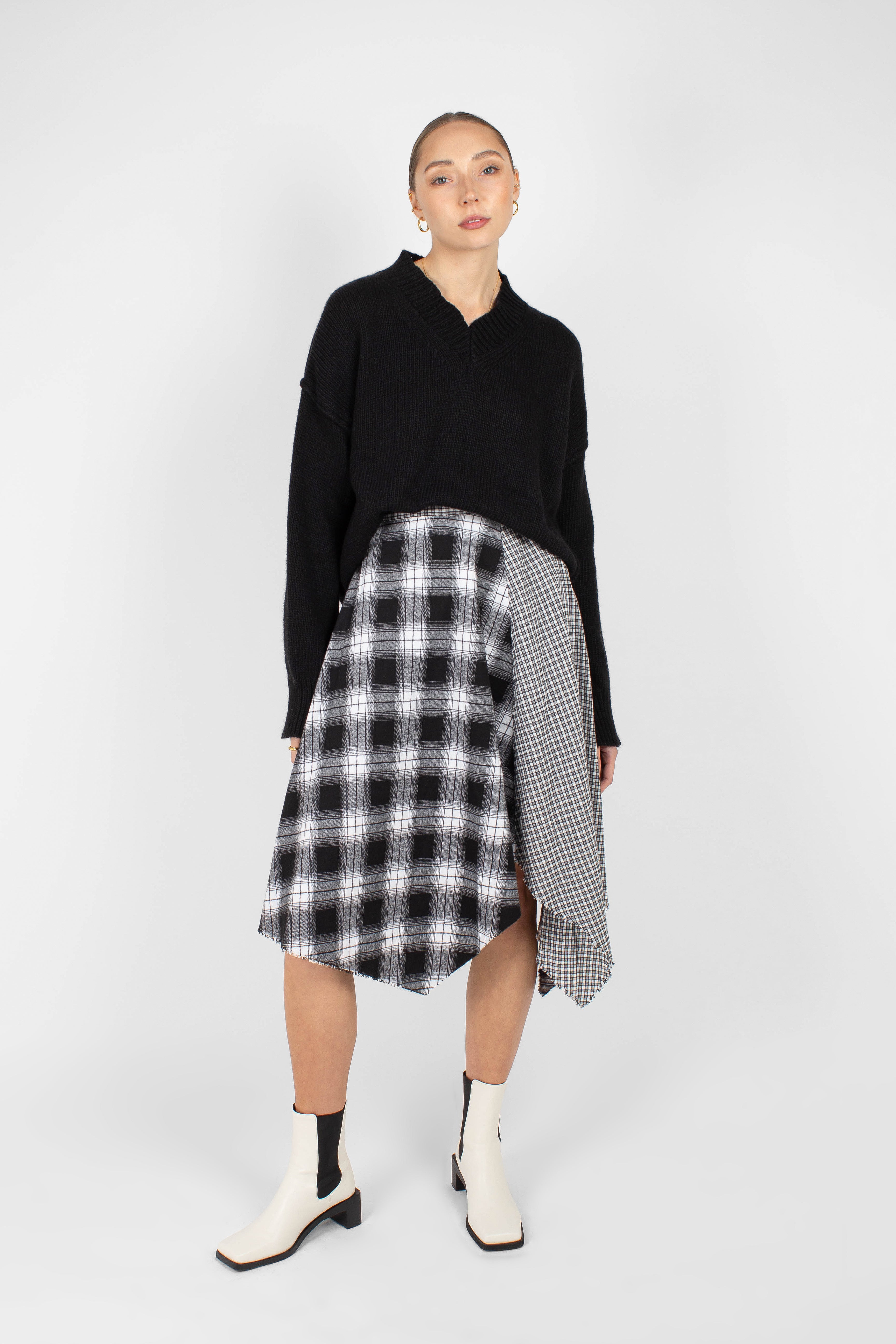 Black V-neck loose fit angora jumper