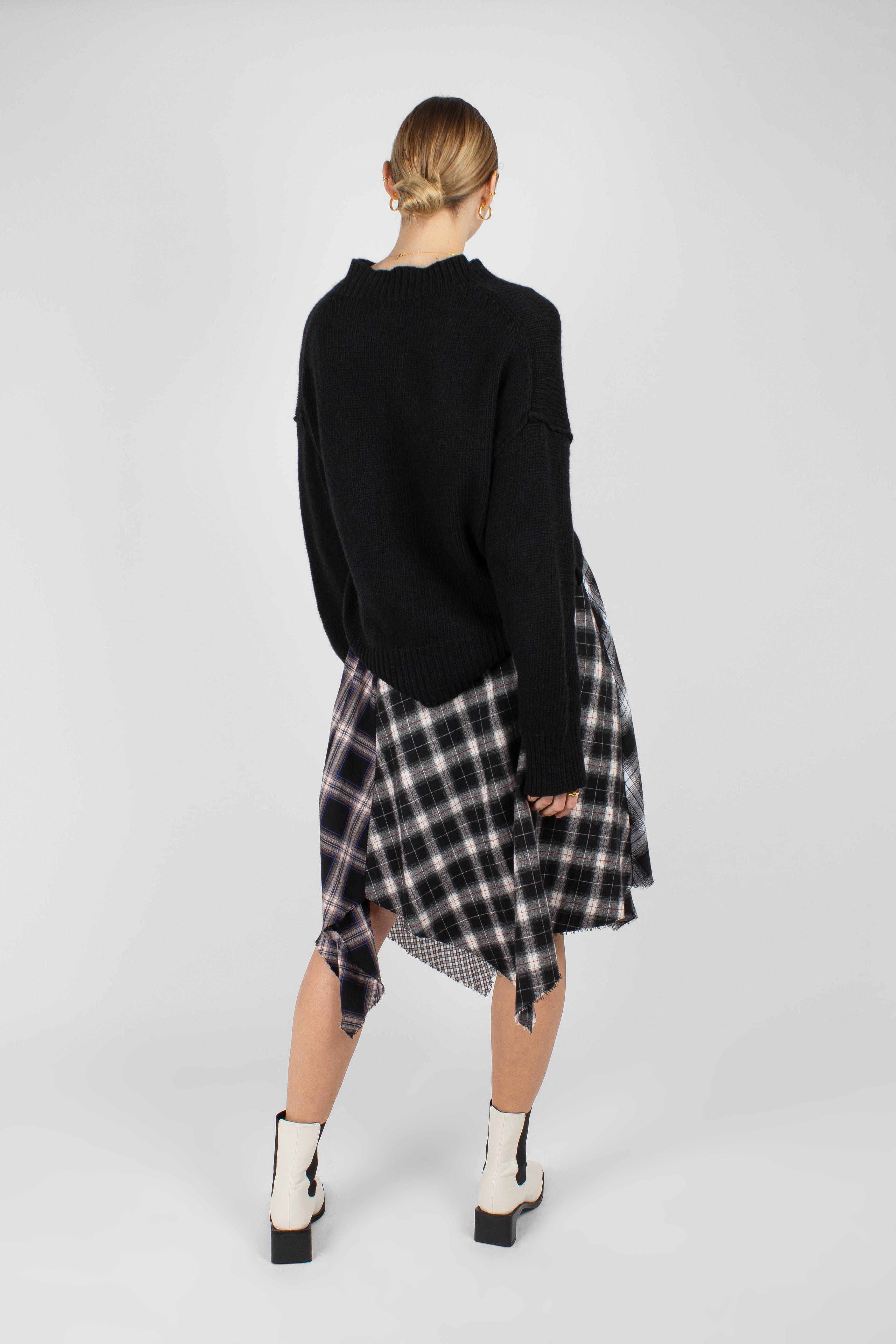 Black V-neck loose fit angora jumper
