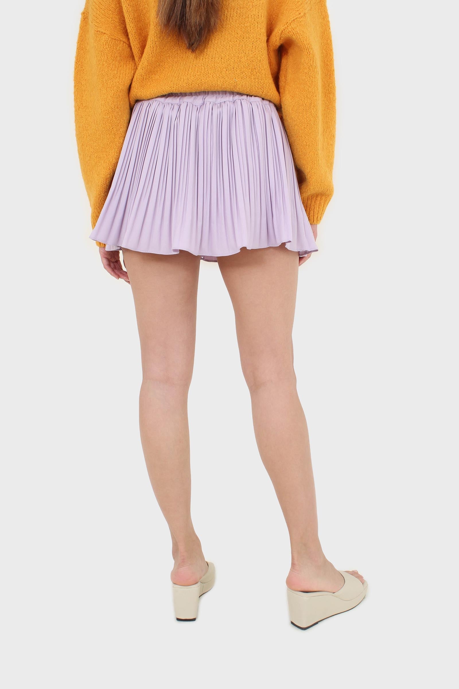 Lilac pleated silky mini skirt