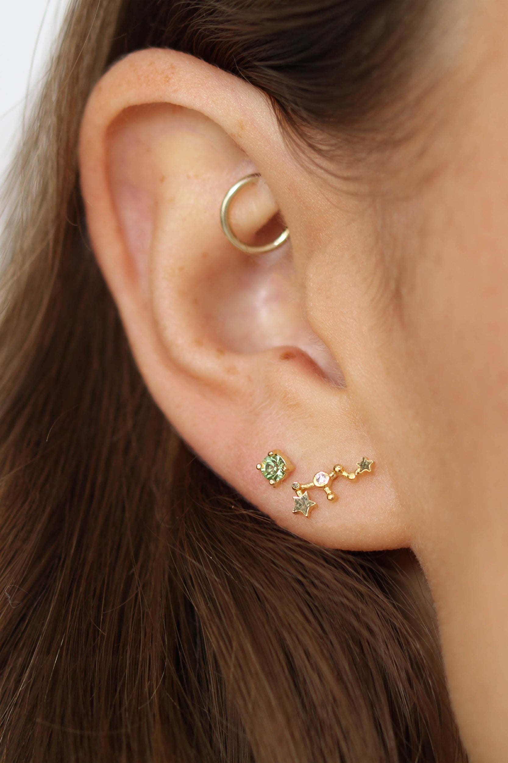Gold birthstone zodiac earrings / Aug - Peridot light green